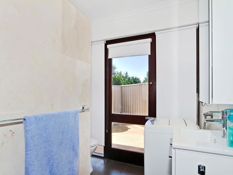 Pearl By The Sea - Perths Hotel 6