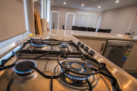 Serene Shores - Perths Hotel 4