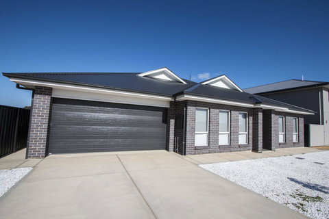 Serene Shores - Perths Hotel 0