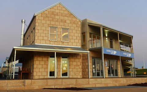 Robe Marina Accommodation - Perths Hotel 32
