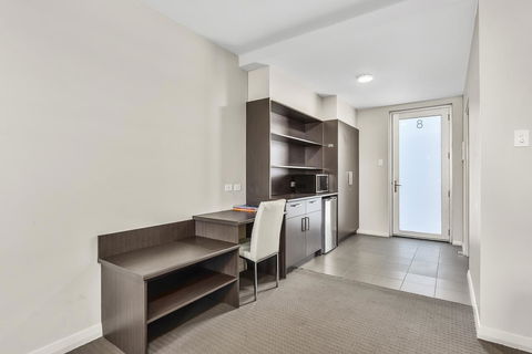 Robe Marina Accommodation - Perths Hotel 31