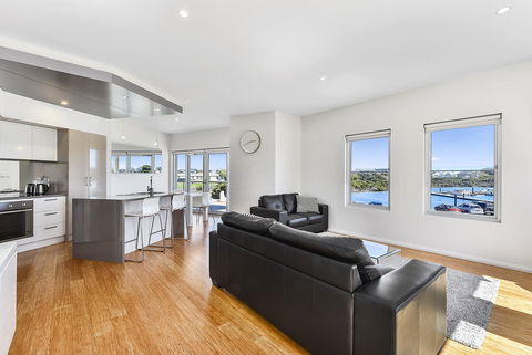 Robe Marina Accommodation - Perths Hotel 22