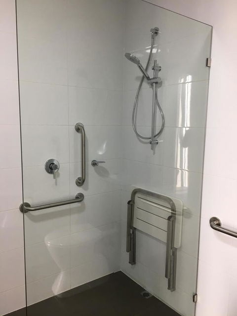 Robe Marina Accommodation - Perths Hotel 1