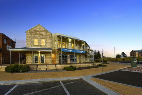 Robe Marina Accommodation - Perths Hotel 19