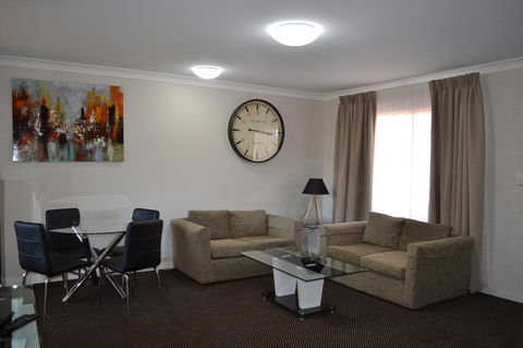 Cattlemans Country Motor Inn & Serviced Apartments - Perths Hotel 41