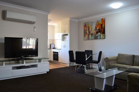 Cattlemans Country Motor Inn & Serviced Apartments - Perths Hotel 42