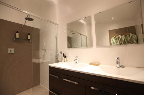 One Tree Bed And Breakfast - Perths Hotel 20