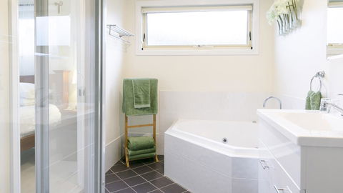 One Tree Bed And Breakfast - Perths Hotel 9
