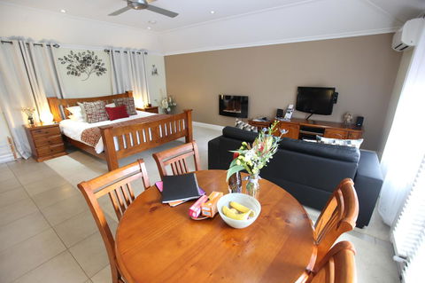 One Tree Bed And Breakfast - Perths Hotel 16