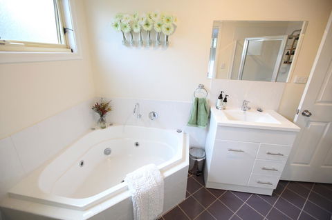 One Tree Bed And Breakfast - Perths Hotel 10