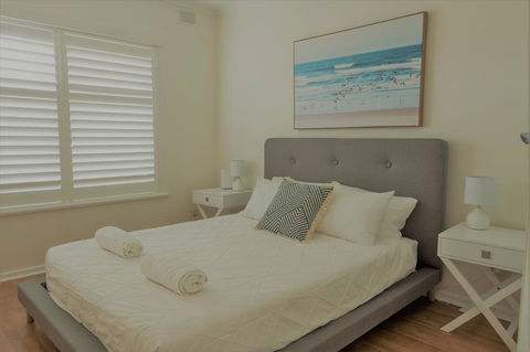 Henley Beach South, Amazing Views, Huge Private Balcony! - Perths Hotel 1