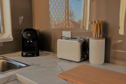 Henley Beach South, Amazing Views, Huge Private Balcony! - Perths Hotel 9