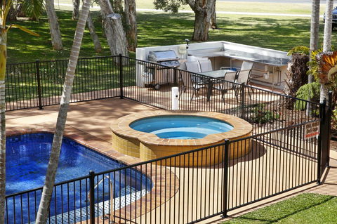 Aston Motel Yamba - Perths Hotel 14
