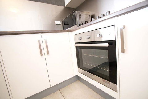 Waterfront On Jefferson, At Wellington Marina, SA - Perths Hotel 8