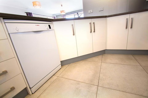 Waterfront On Jefferson, At Wellington Marina, SA - Perths Hotel 7