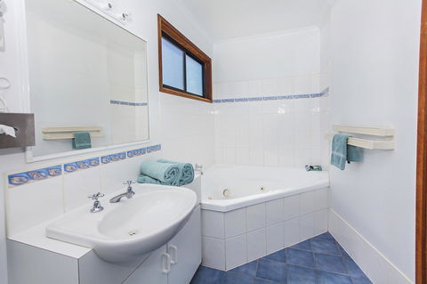 Echo Holiday Parks - Naracoorte - Perths Hotel 30