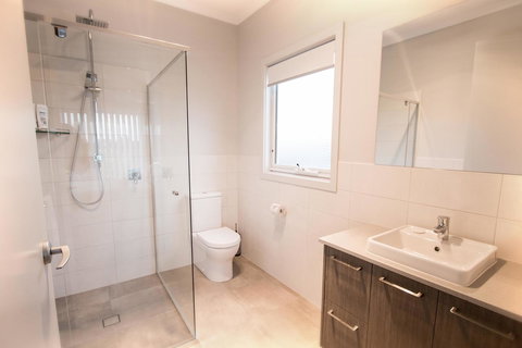 Wellington Lake Retreat - Perths Hotel 16