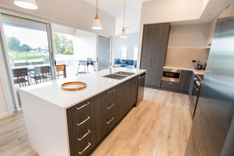 Wellington Lake Retreat - Perths Hotel 3