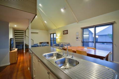 Exmouth Escape Resort - Perths Hotel 17