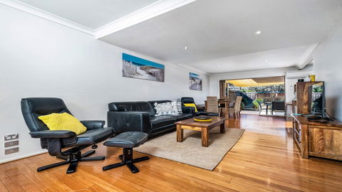 Casuarina 1 - Perths Hotel 2
