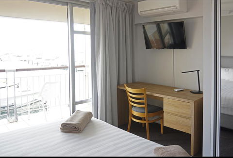 Oceanside 23 - Perths Hotel 10