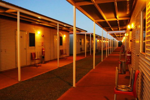Capricorn Village - Perths Hotel 13