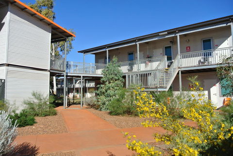 Capricorn Village - Perths Hotel 14
