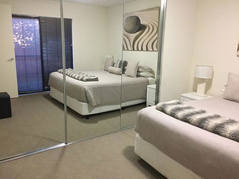 Parklane Apartments - Perths Hotel 10