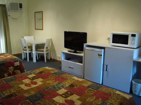 Dunsborough Central Motel - Perths Hotel 8