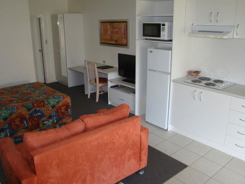 Dunsborough Central Motel - Perths Hotel 5