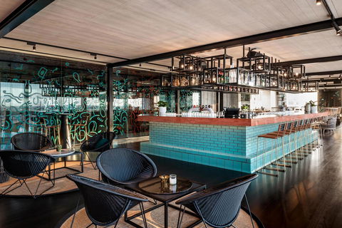 QT Perth - Perths Hotel 18