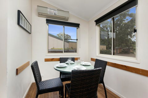 Armidale Tourist Park - Perths Hotel 8