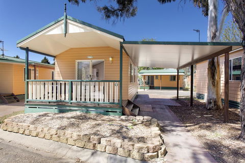 Armidale Tourist Park - Perths Hotel 18