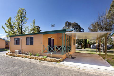 Armidale Tourist Park - Perths Hotel 17
