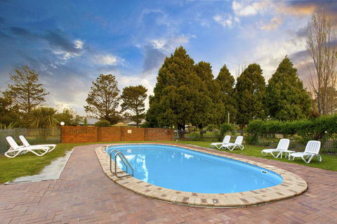 Armidale Tourist Park - Perths Hotel 2