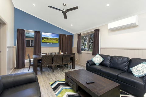 Armidale Tourist Park - Perths Hotel 0