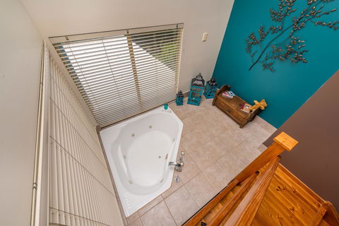 Chimes Spa Retreat - Perths Hotel 11