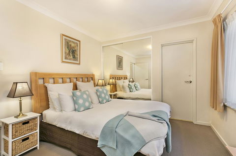 Perth Short Stays - Perths Hotel 2