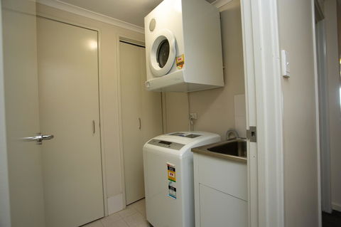 Perth Short Stays - Perths Hotel 23