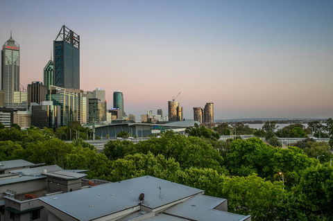 Perth Short Stays - Perths Hotel 4