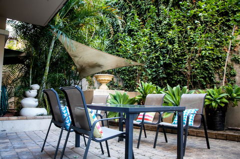 Perth Short Stays - Perths Hotel 1