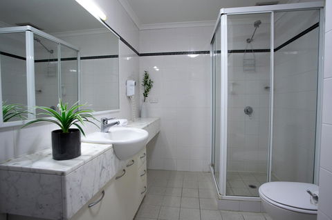 Perth Short Stays - Perths Hotel 7