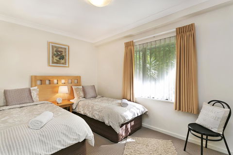 Perth Short Stays - Perths Hotel 28