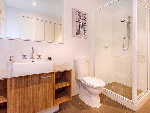 Home Apartment - Perth City Centre - Free WiFi - Perths Hotel 3