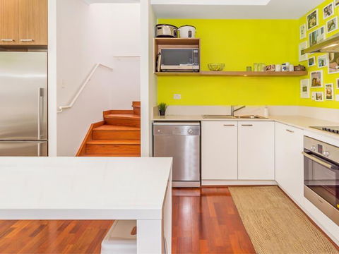 Home Apartment - Perth City Centre - Free WiFi - Perths Hotel 9
