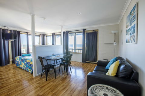 Shark Bay Seafront Apartments - Perths Hotel 34