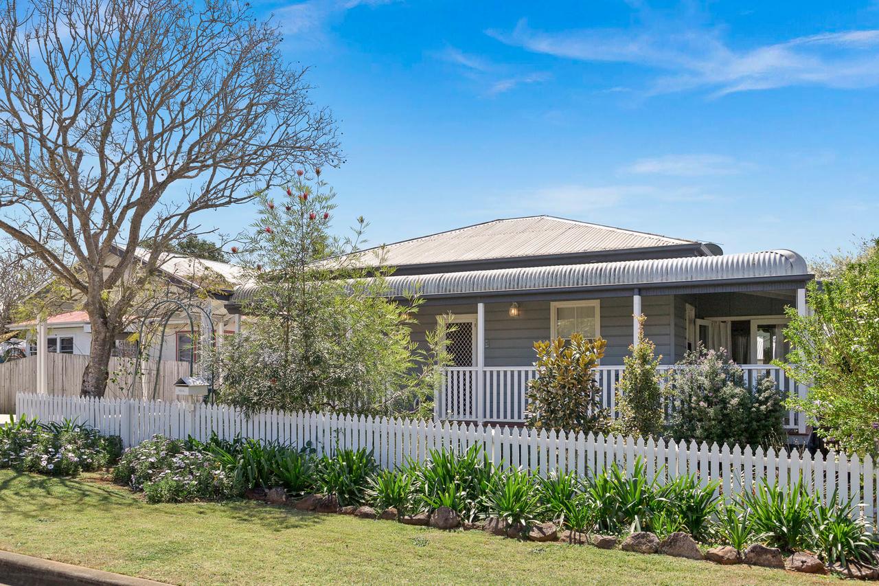 Alstonville NSW Perths Hotel