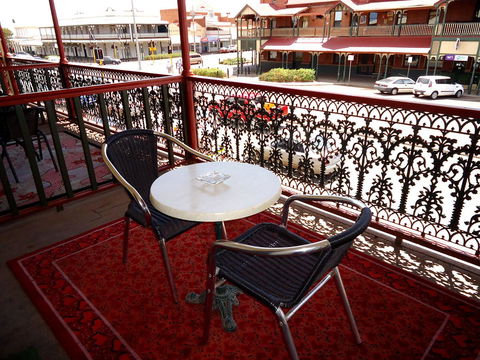 The Palace Hotel Kalgoorlie - Perths Hotel 6