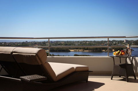Residence On Langley Park - Perths Hotel 19