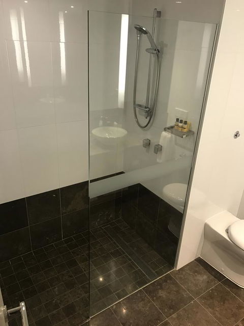 Residence On Langley Park - Perths Hotel 5
